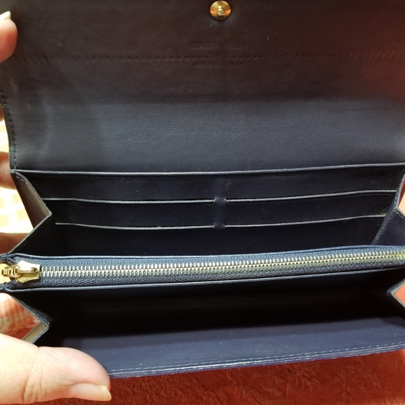 Authentic LV Vernis Sarah Long Wallet - Picture 11 of 17
